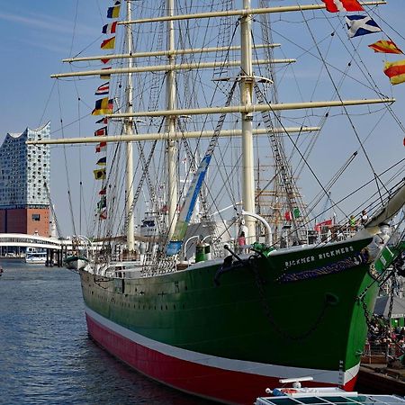 Отель Sleep In Hamburg St. Pauli Экстерьер фото