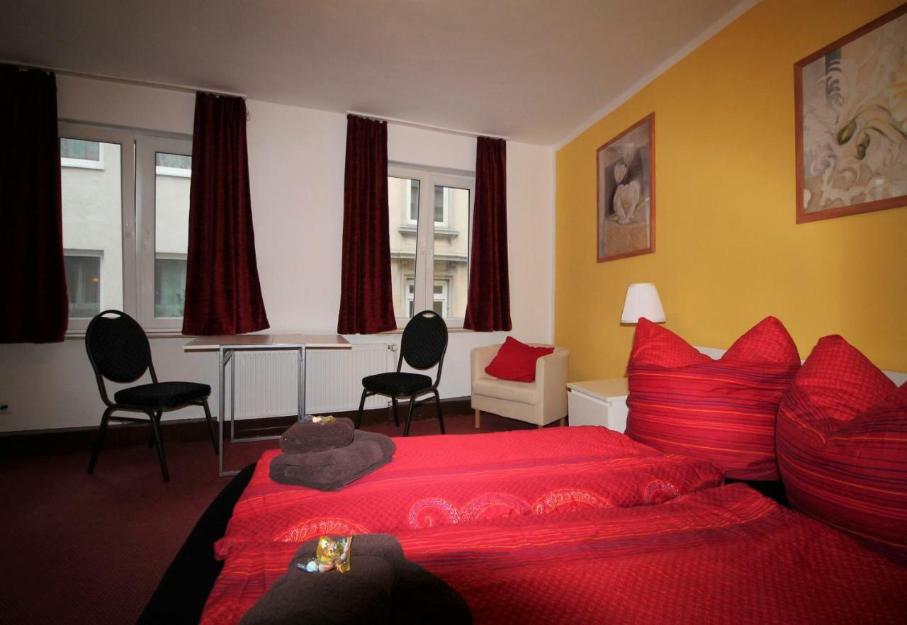 Отель Sleep In Hamburg St. Pauli Экстерьер фото